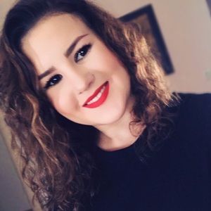 Meet your Posher, Ariana